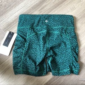 Lululemon Speed Track Short size 4 NWT